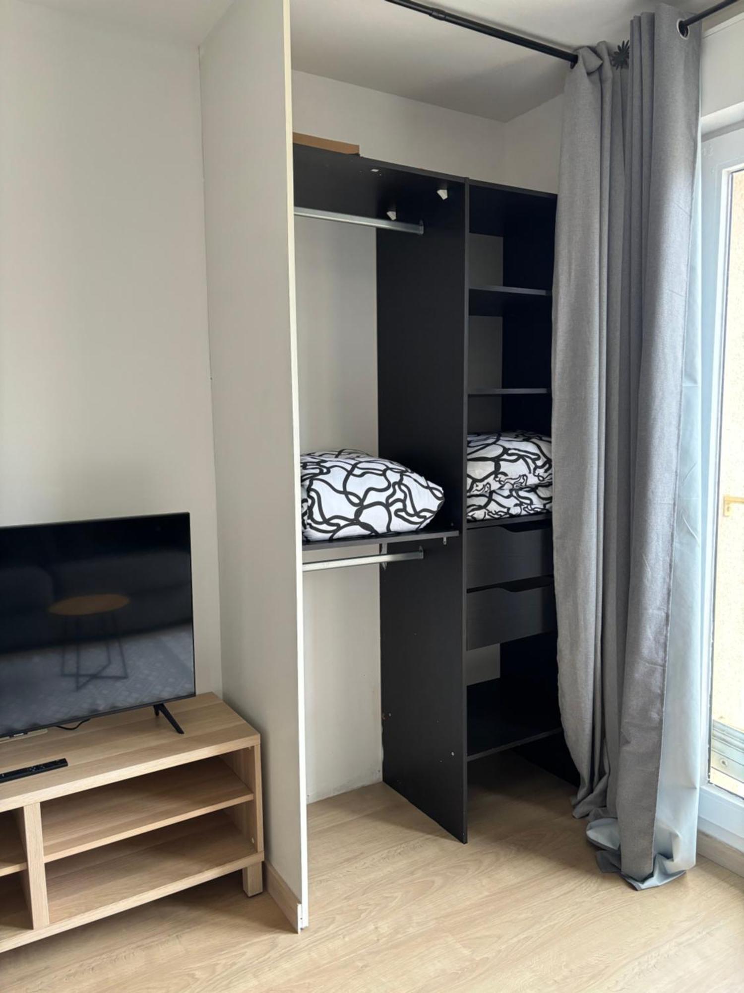 L'Escale, Studio Proche Gare Melun Avec Parking Prive Dammarie-lè-Lys 外观 照片